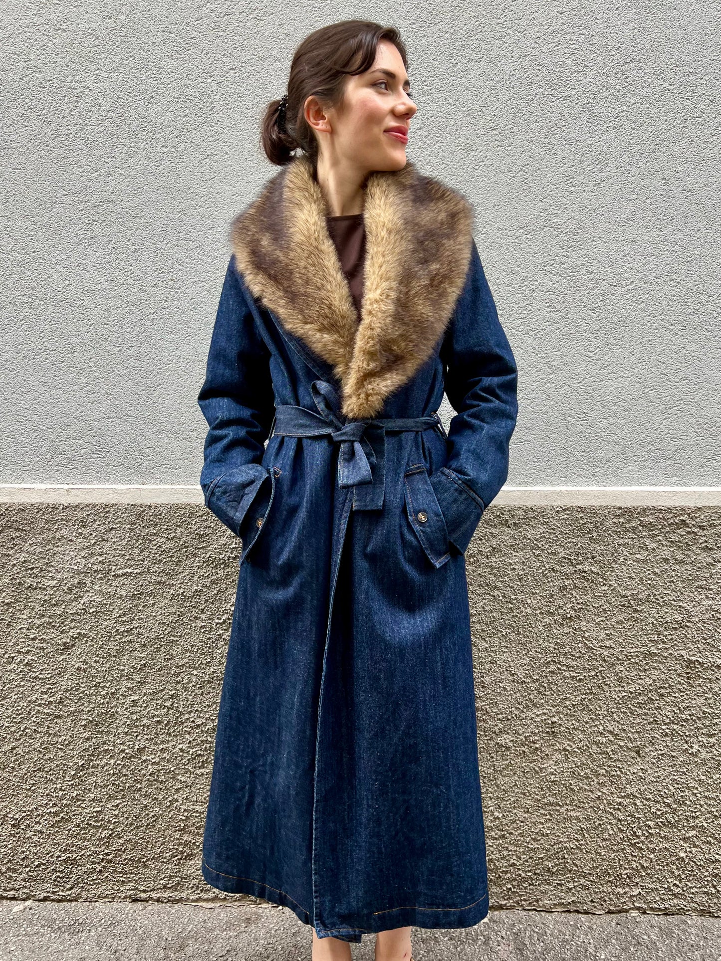 Trench in denim con pelliccia