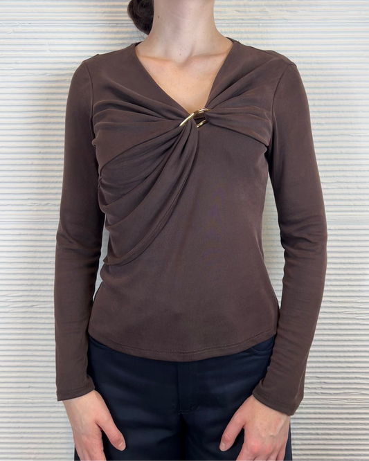 Maglia con fibbia dorata