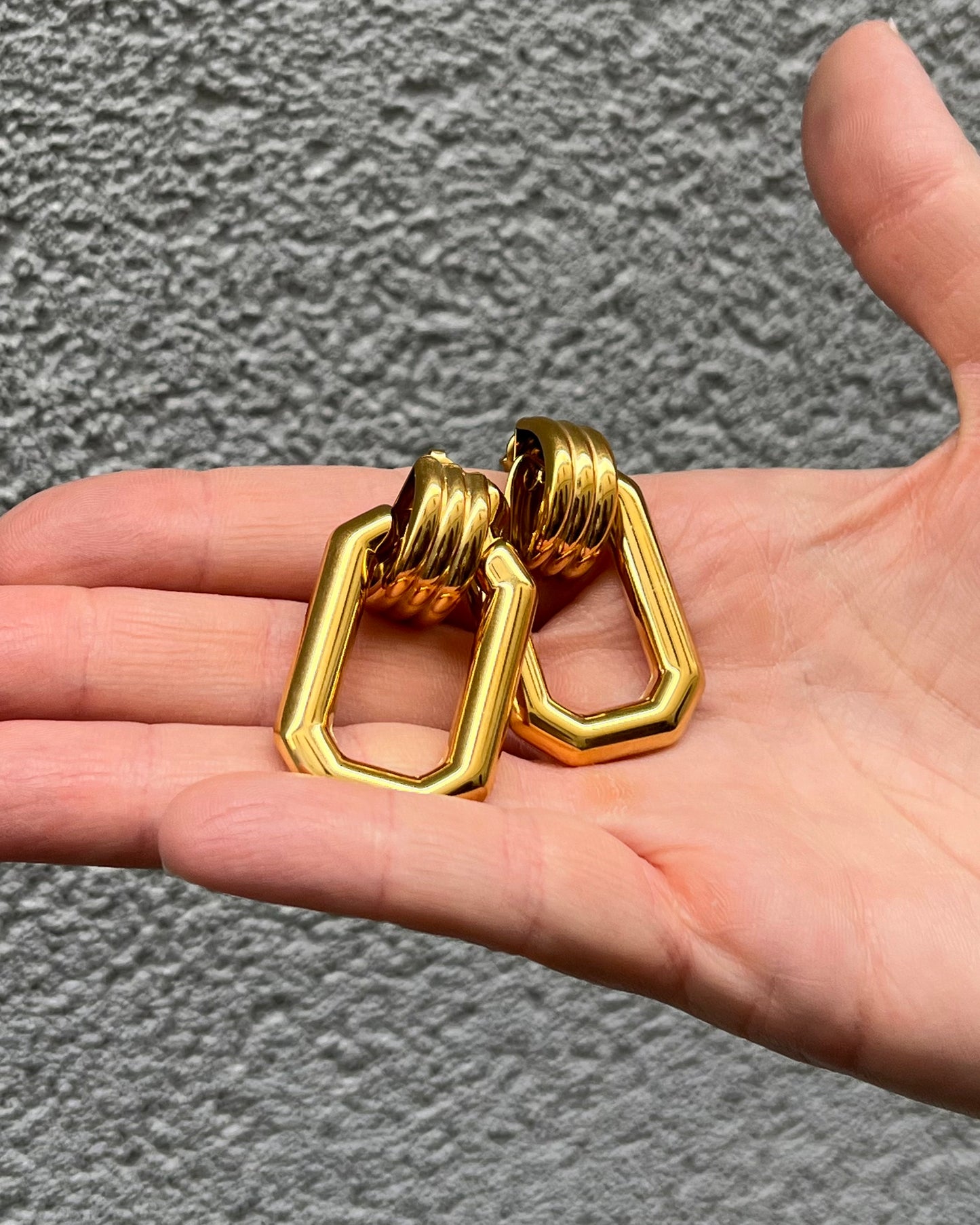 Orecchini a forma ottagonale