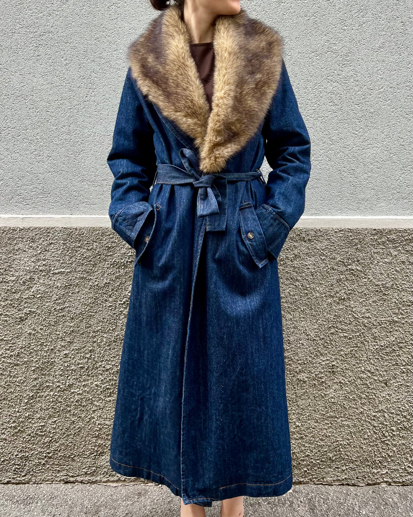 Trench in denim con pelliccia