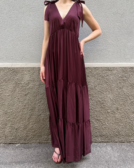 Maxi dress a balze e scollo a V profondo