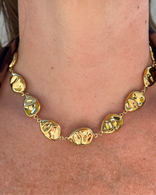 Collana con sassolini irregolari