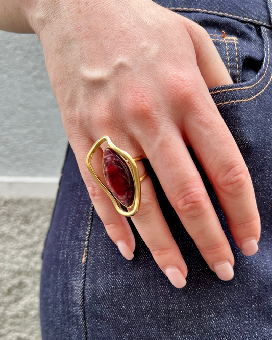 Anello regolabile con pietra ovale